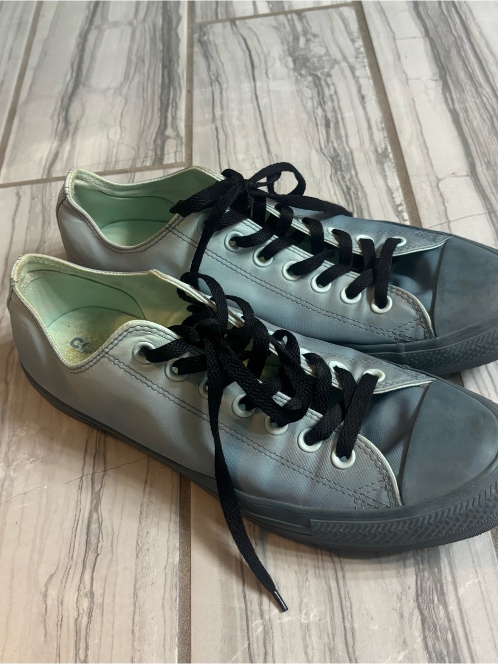 Hombré converse
